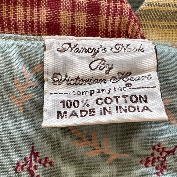 Table runner & matching tea towel - Picture 3 of 9